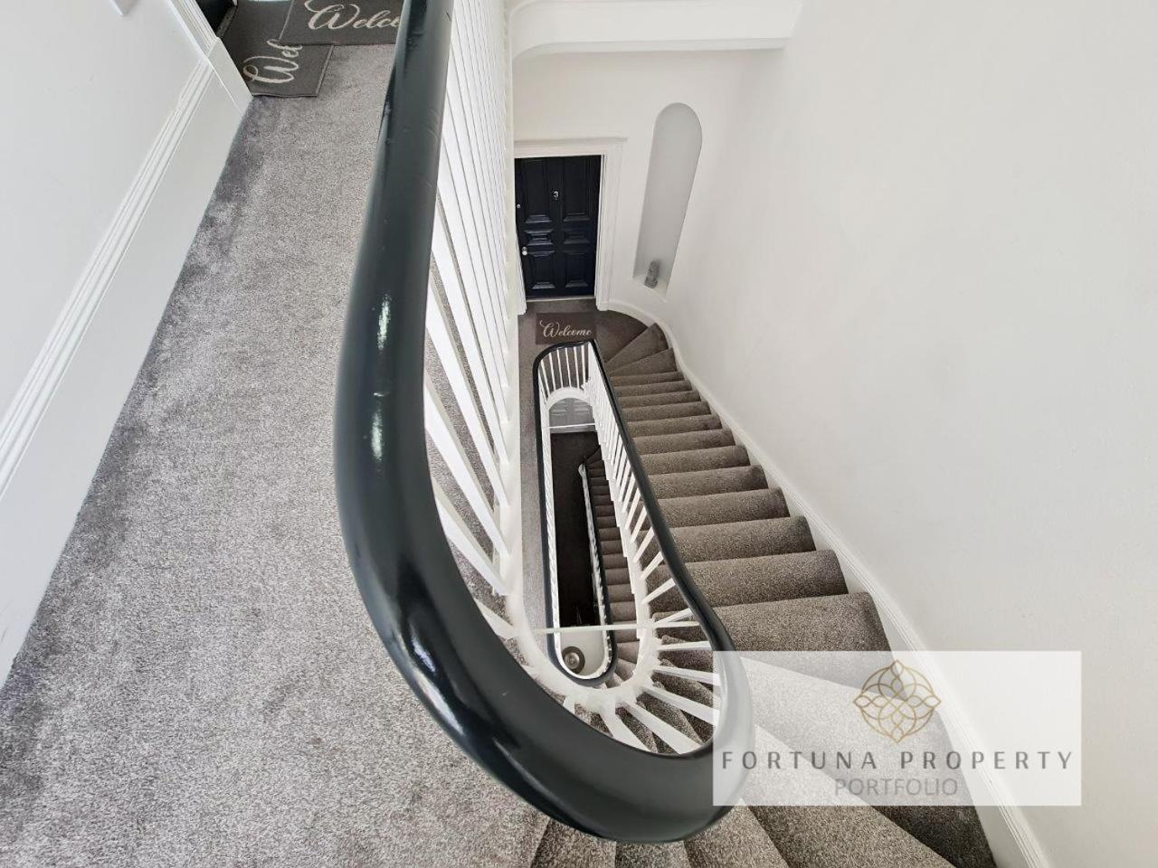 Margaret'S Loft By Fortuna Property Cheltenham Bagian luar foto